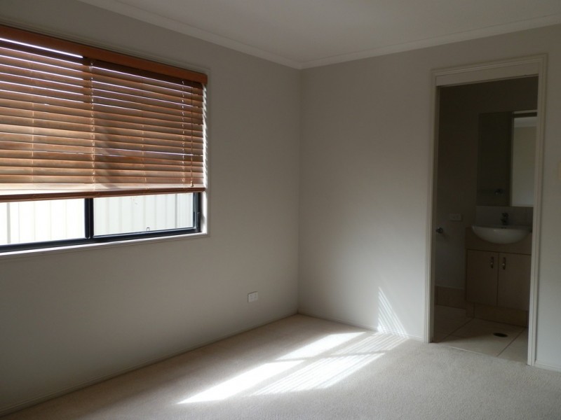 2/23 Callaghan Street, Emerald QLD 4720