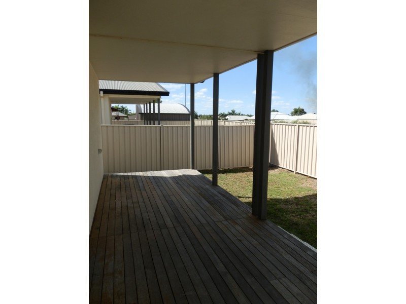 2/23 Callaghan Street, Emerald QLD 4720