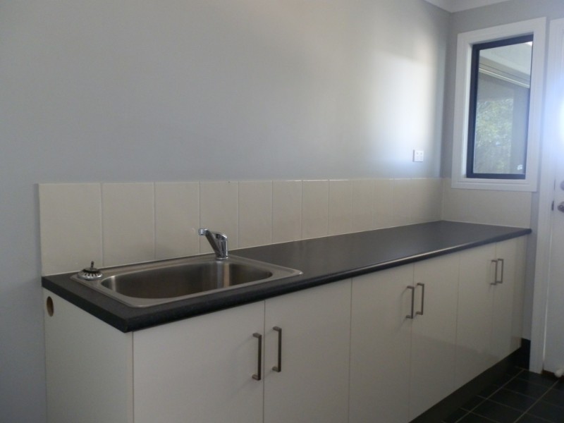 1/56 Lakeside Drive, Emerald QLD 4720