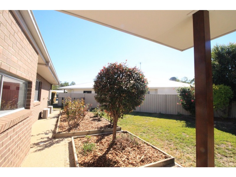 11 Paperbark Place, Emerald QLD 4720