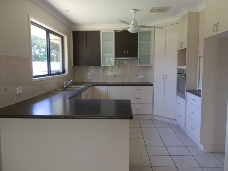7 Coombs Court, Emerald QLD 4720