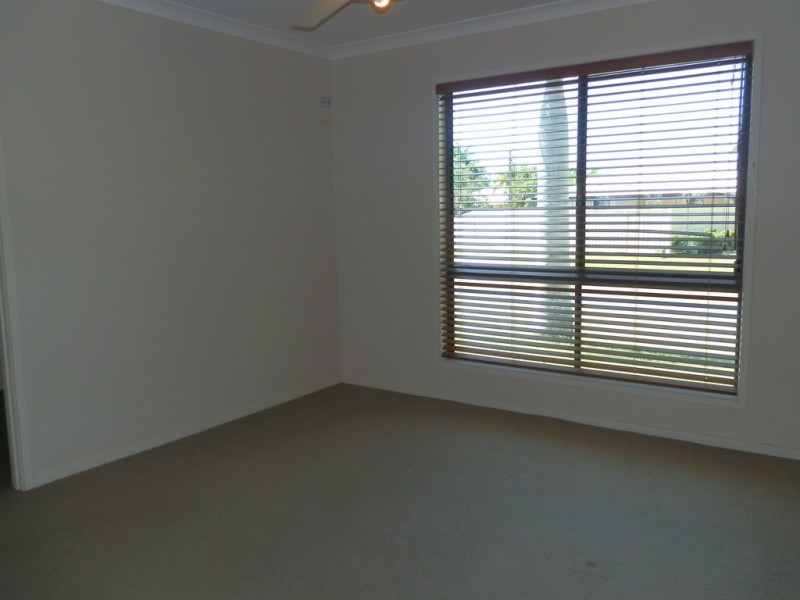 7 Coombs Court, Emerald QLD 4720