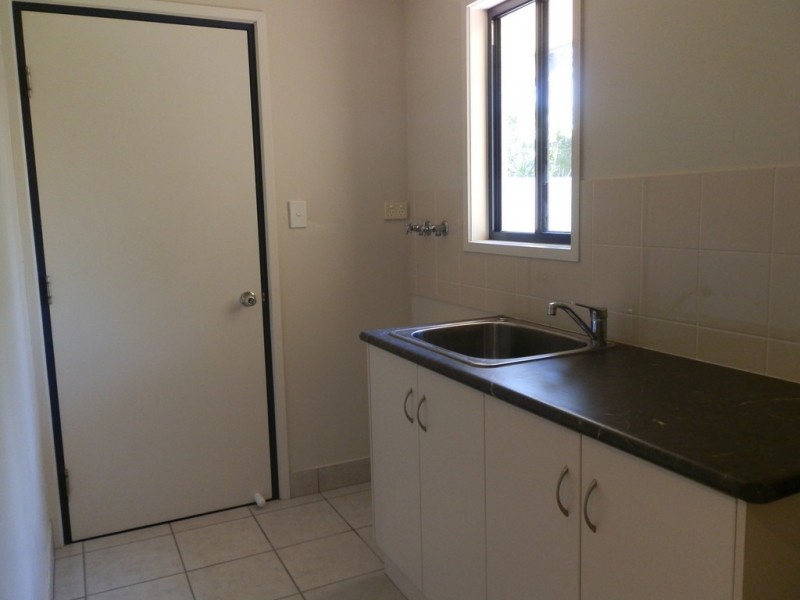7 Coombs Court, Emerald QLD 4720