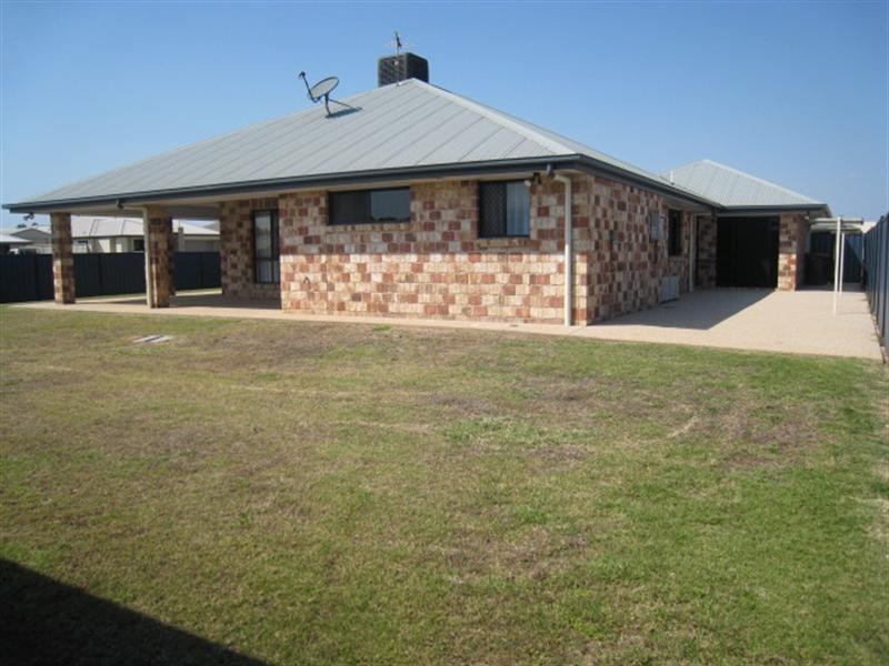 3 Blue Gums Drive, Emerald QLD 4720