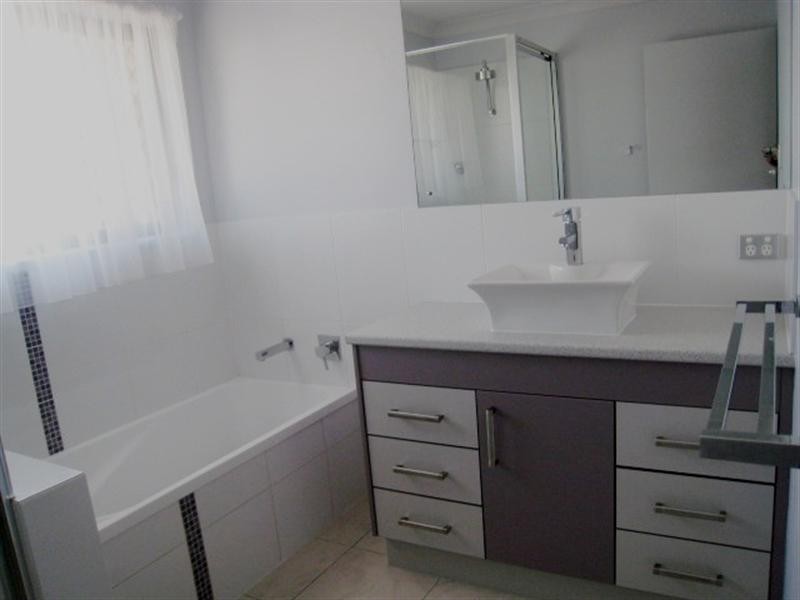 3 Blue Gums Drive, Emerald QLD 4720