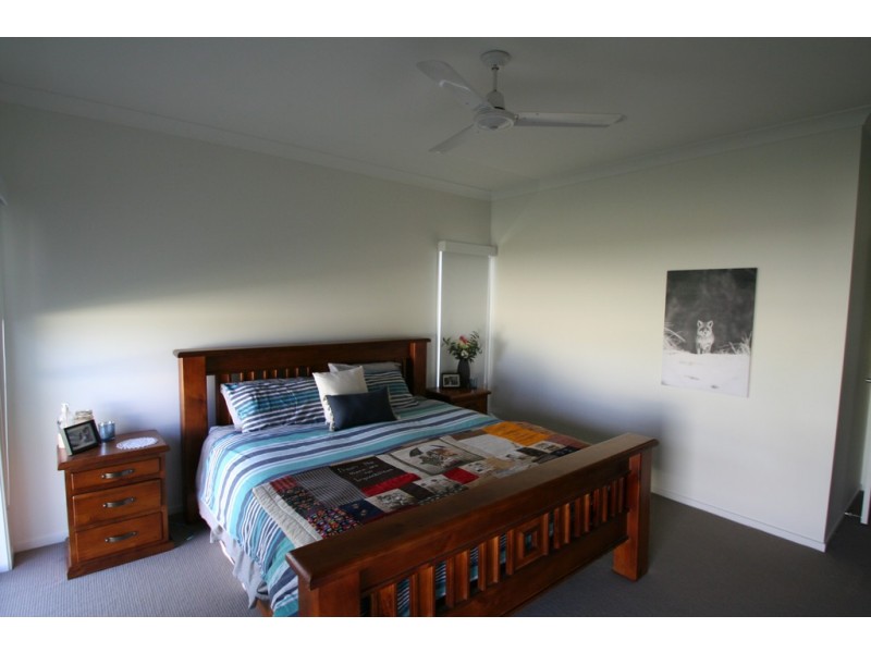 83 Canterbury Road, Emerald QLD 4720