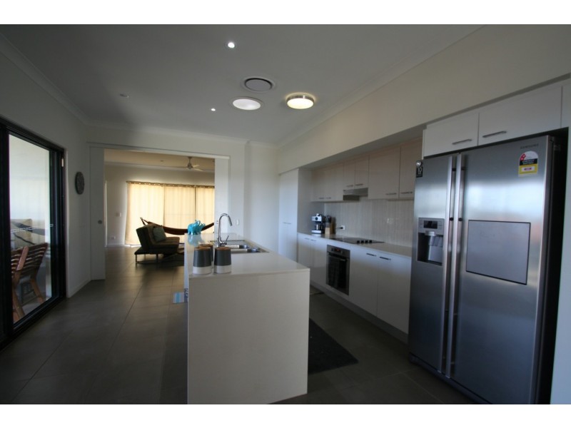 83 Canterbury Road, Emerald QLD 4720