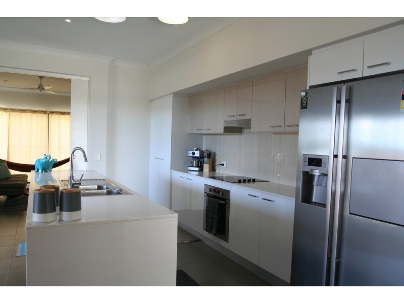 83 Canterbury Road, Emerald QLD 4720