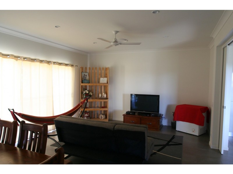 83 Canterbury Road, Emerald QLD 4720