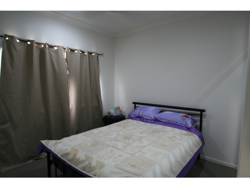 83 Canterbury Road, Emerald QLD 4720