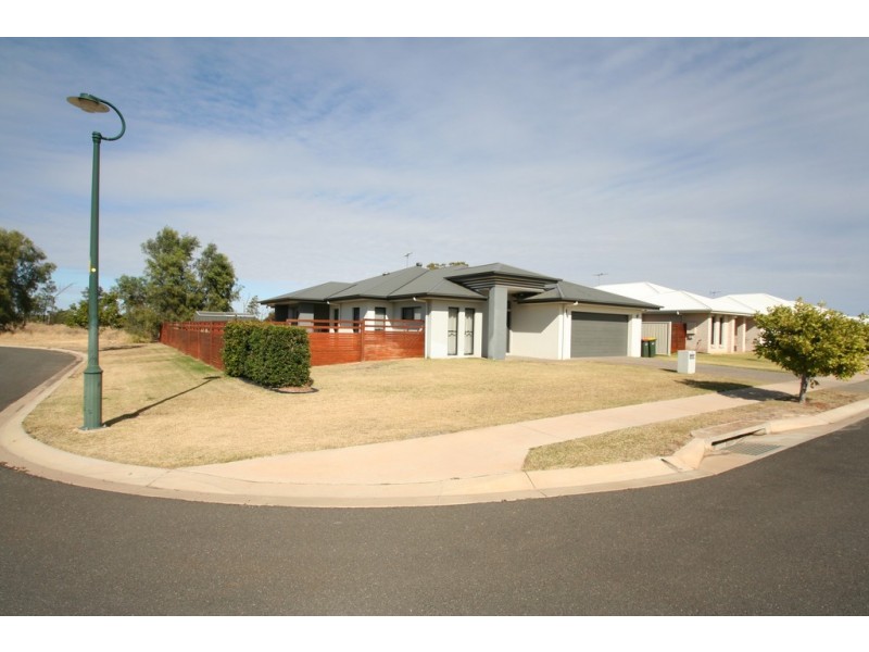 83 Canterbury Road, Emerald QLD 4720