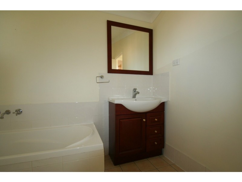 70 Baker Street, Emerald QLD 4720