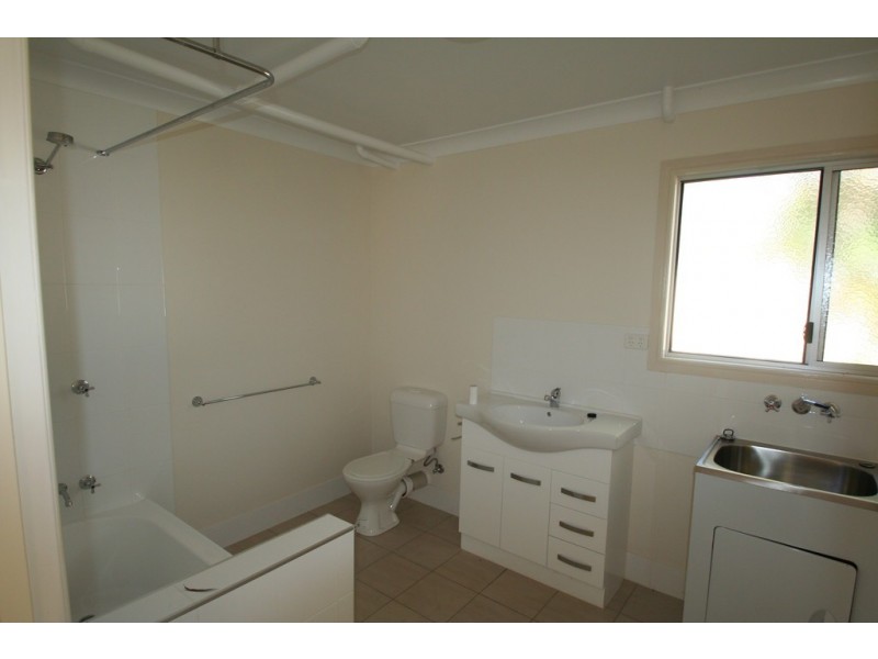 70 Baker Street, Emerald QLD 4720