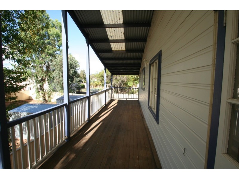 70 Baker Street, Emerald QLD 4720