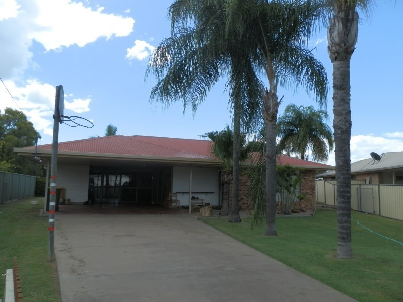 30 Bridgeman Street, Emerald QLD 4720