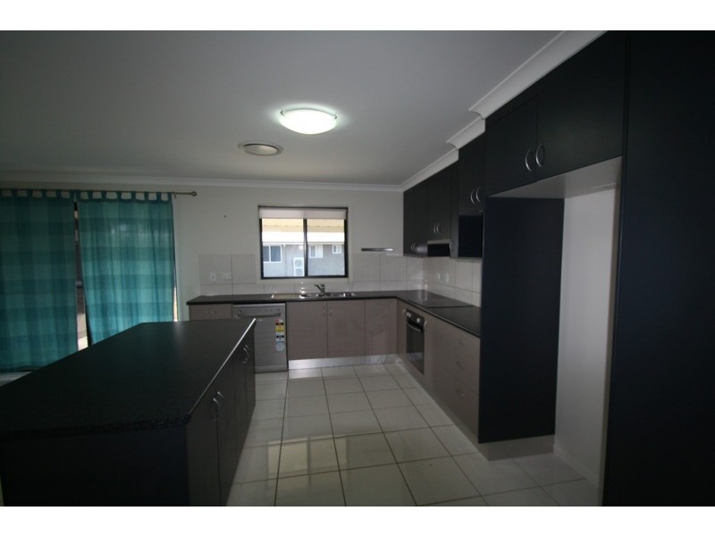 2 Scotts Peak Drive, Capella QLD 4723