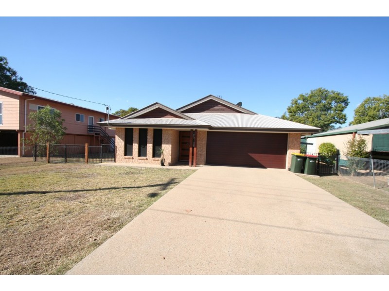 17 Rickertt Street, Capella QLD 4723