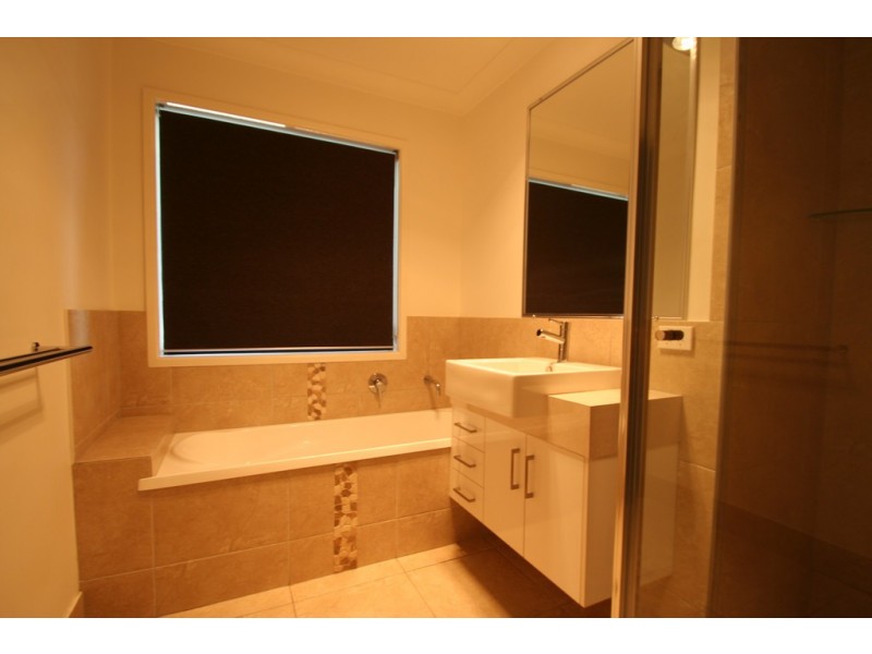 17 Rickertt Street, Capella QLD 4723