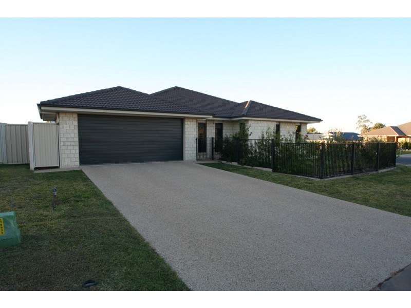 6 Moriarty Street, Emerald QLD 4720