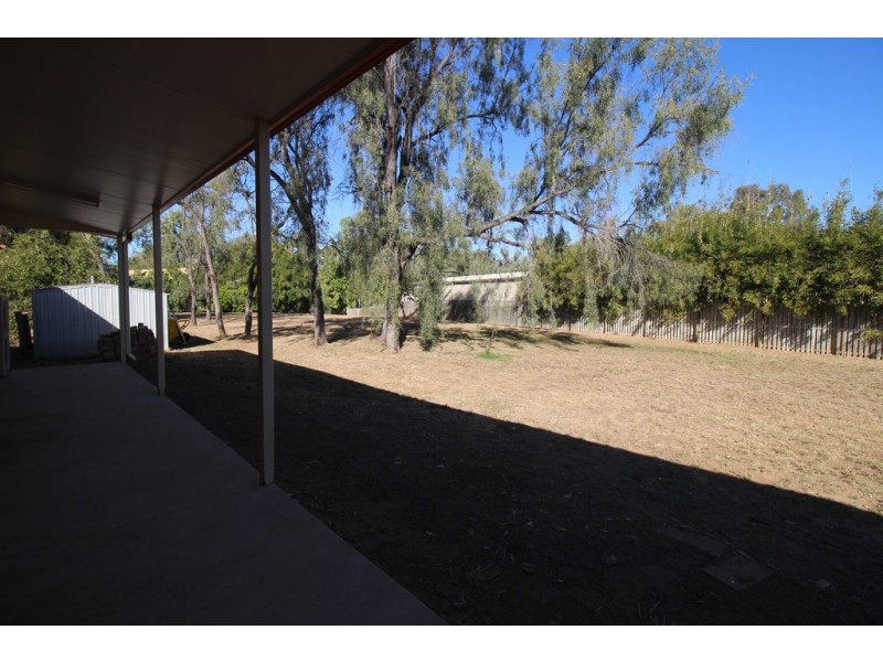 28 Slack Drive, Emerald QLD 4720