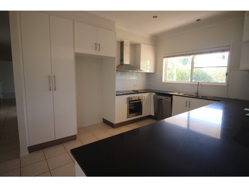 28 Slack Drive, Emerald QLD 4720