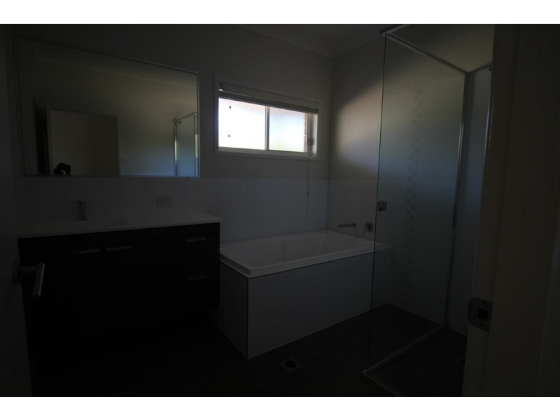 28 Slack Drive, Emerald QLD 4720