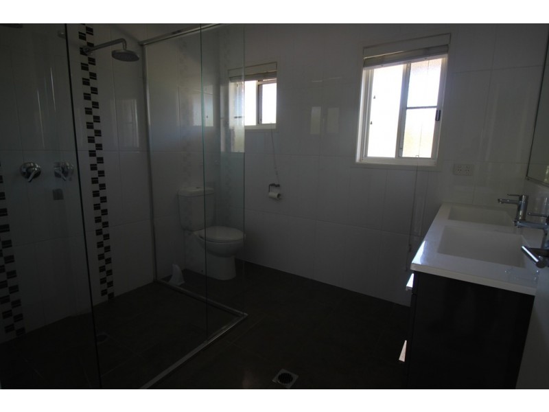 28 Slack Drive, Emerald QLD 4720