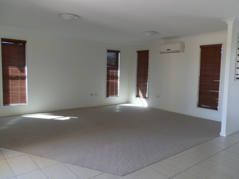 12 BLUE GUMS DRIVE, Emerald QLD 4720