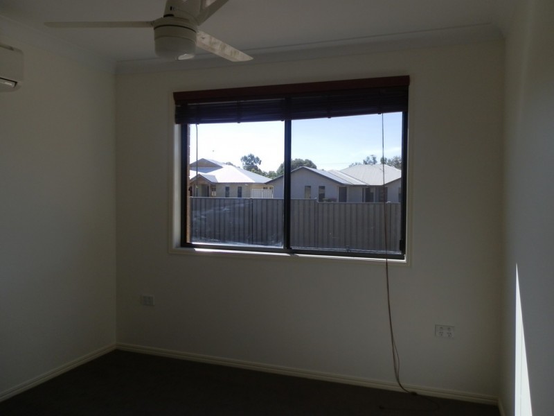 12 BLUE GUMS DRIVE, Emerald QLD 4720