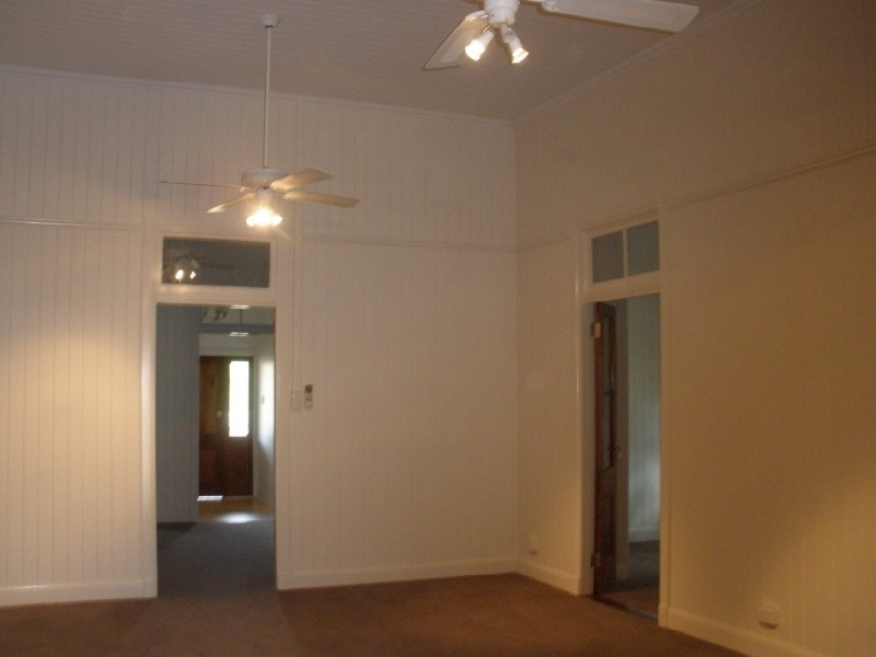 4 Little Street, Emerald QLD 4720