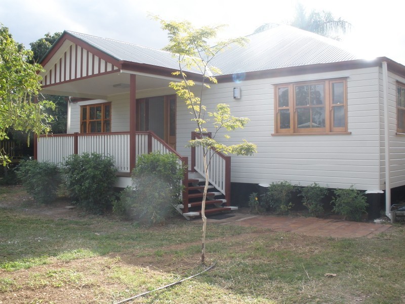 4 Little Street, Emerald QLD 4720