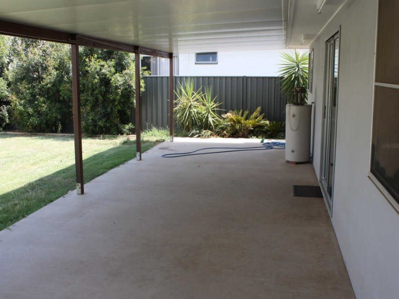 7 Batts Place, Emerald QLD 4720