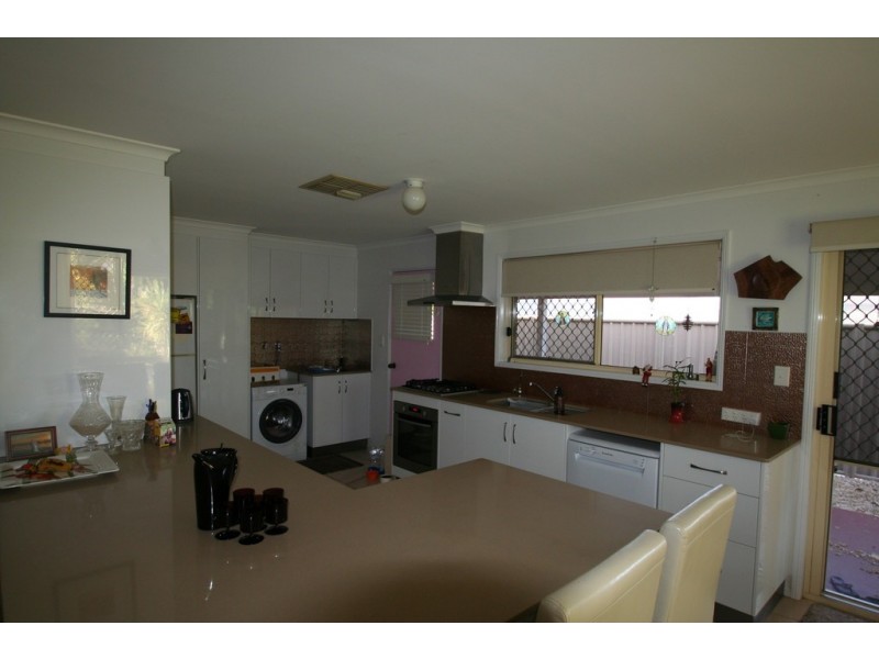 83 Park Avenue, Emerald QLD 4720