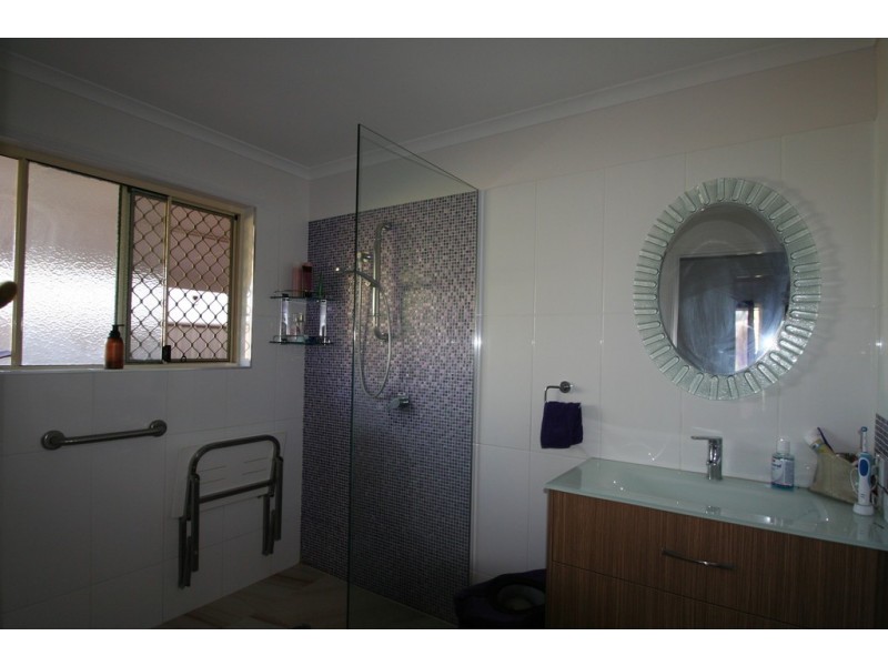 83 Park Avenue, Emerald QLD 4720