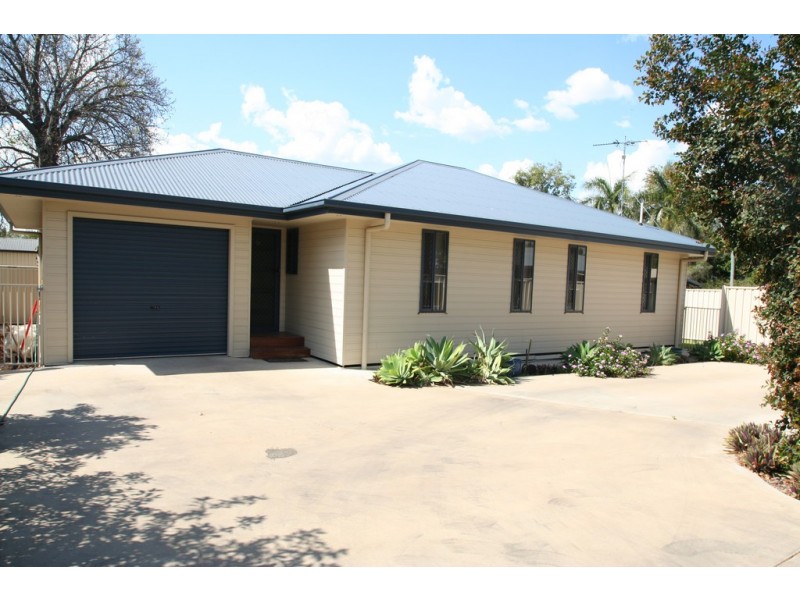 Unit 1/1 Charolais Place, Emerald QLD 4720