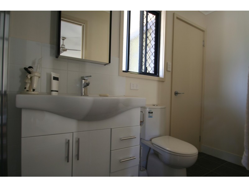 Unit 1/1 Charolais Place, Emerald QLD 4720