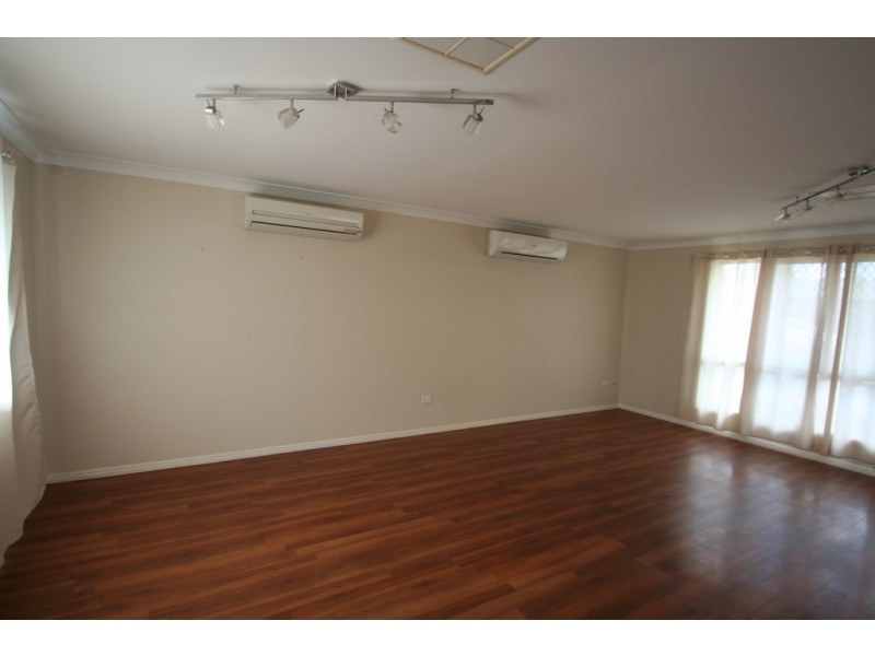 72 Crinum Crescent, Emerald QLD 4720