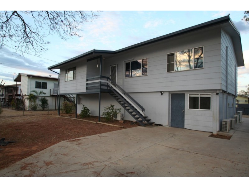 11 MCLEAN STREET, Capella QLD 4723