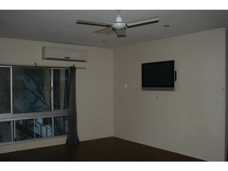 11 MCLEAN STREET, Capella QLD 4723