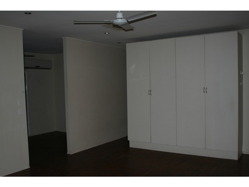 11 MCLEAN STREET, Capella QLD 4723