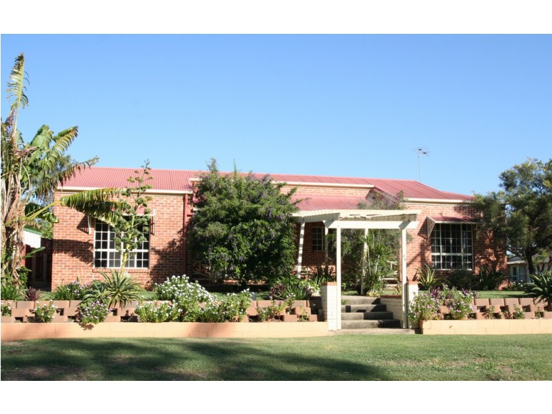 34 Riverview Street, Emerald QLD 4720