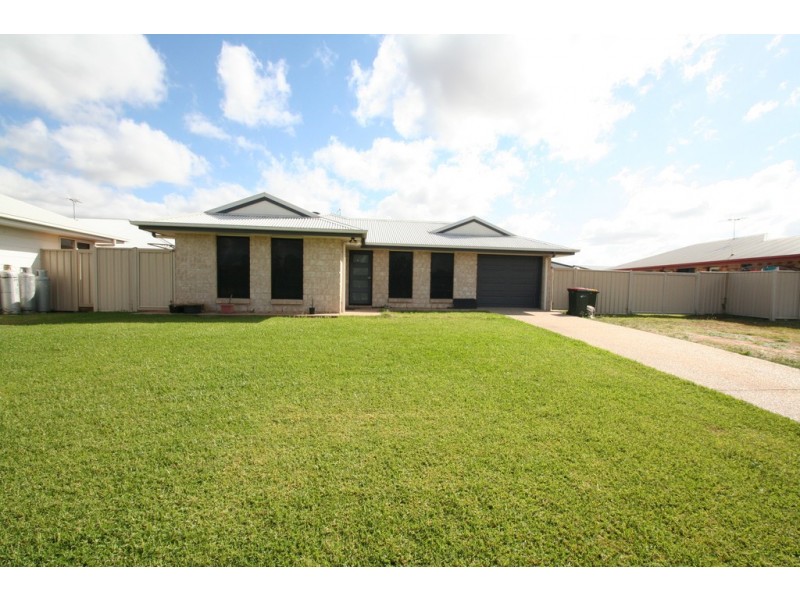 36 Lakeside Drive, Emerald QLD 4720