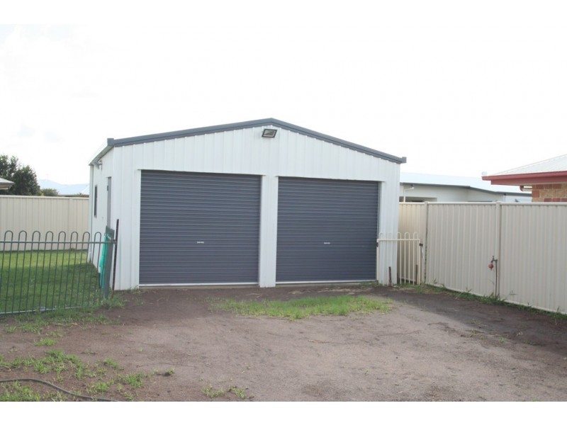 36 Lakeside Drive, Emerald QLD 4720