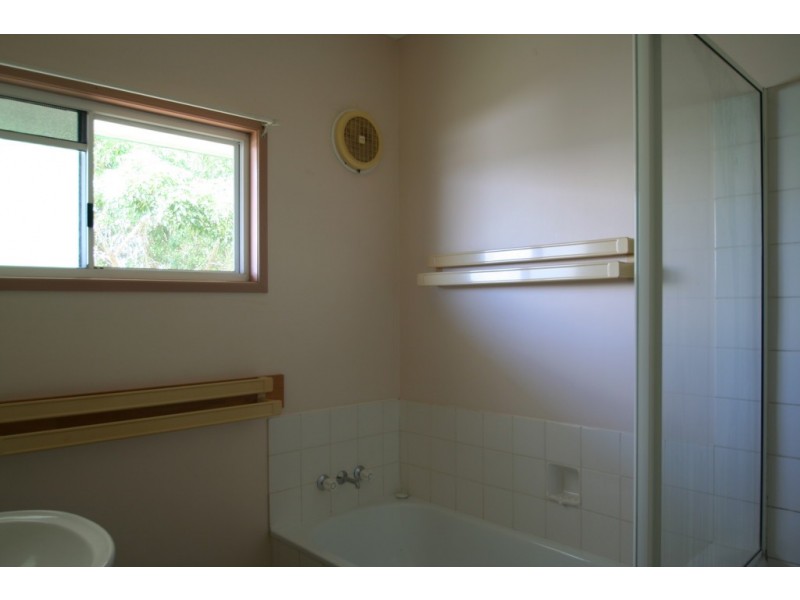 20 Roseanne Road, Emerald QLD 4720