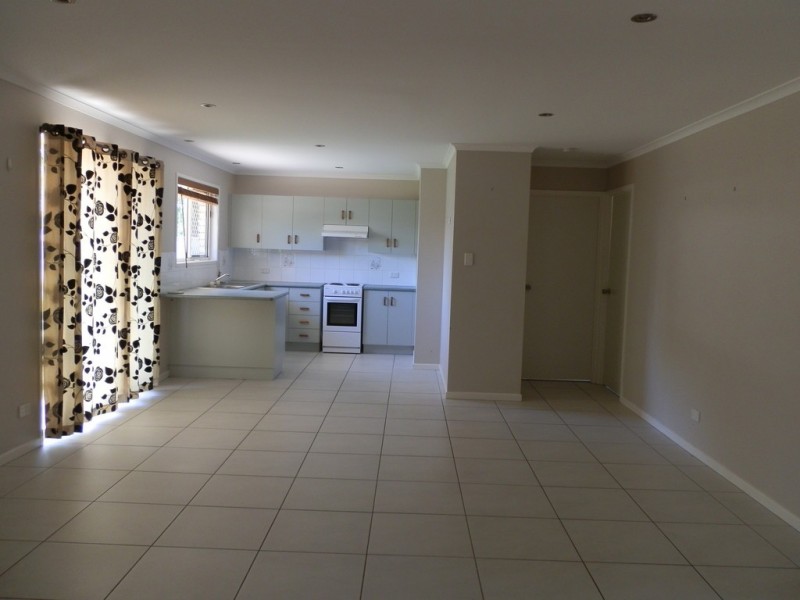 75 Staal Crescent, Emerald QLD 4720