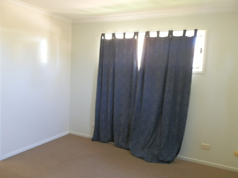 75 Staal Crescent, Emerald QLD 4720