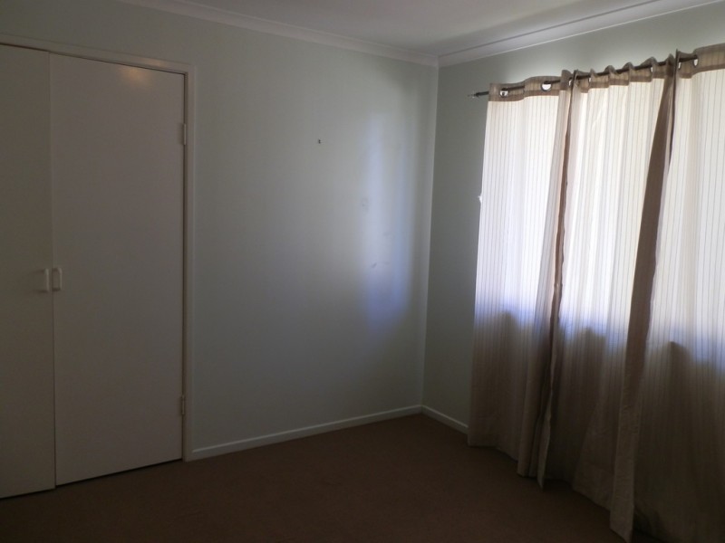 75 Staal Crescent, Emerald QLD 4720