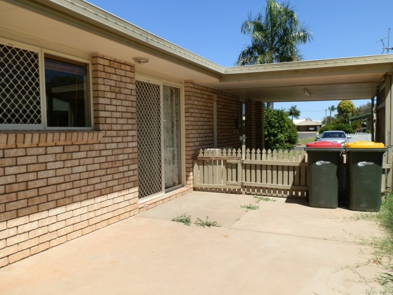 75 Staal Crescent, Emerald QLD 4720