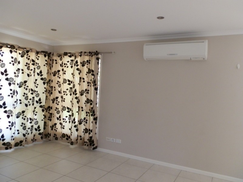 75 Staal Crescent, Emerald QLD 4720