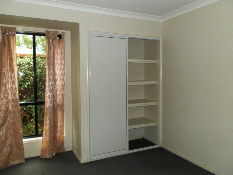 17 Crinum Crescent, Emerald QLD 4720